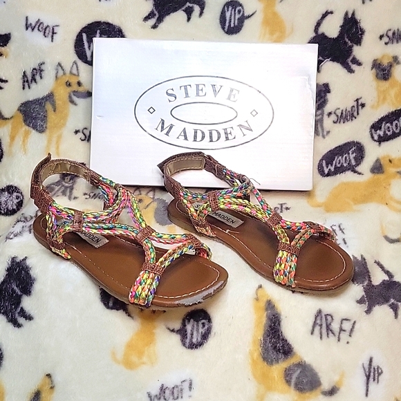 Girls (12) Steve Madden Multi Color Sandals - Picture 1 of 3
